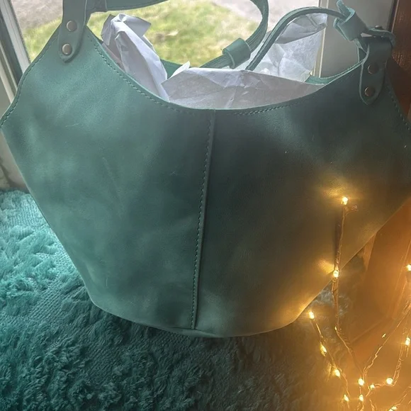 BRAND NEW FOREST GREEN PORTLANDβS LEATHER CO. Bucket bag/ strap : adjustable nwt - Picture 2 of 12